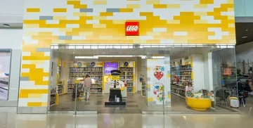 Exterior of LEGO store in Harvey Milk Terminal 1, SFO